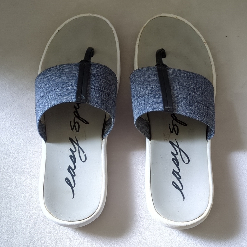 Women's Easy Spirit Size 6 sandals